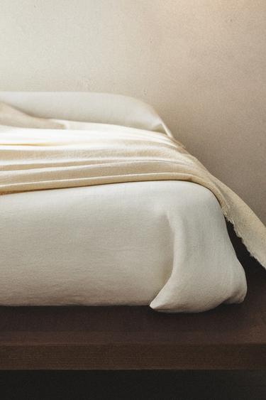 COUVRE-LIT TEXTURE - Écru de Zara