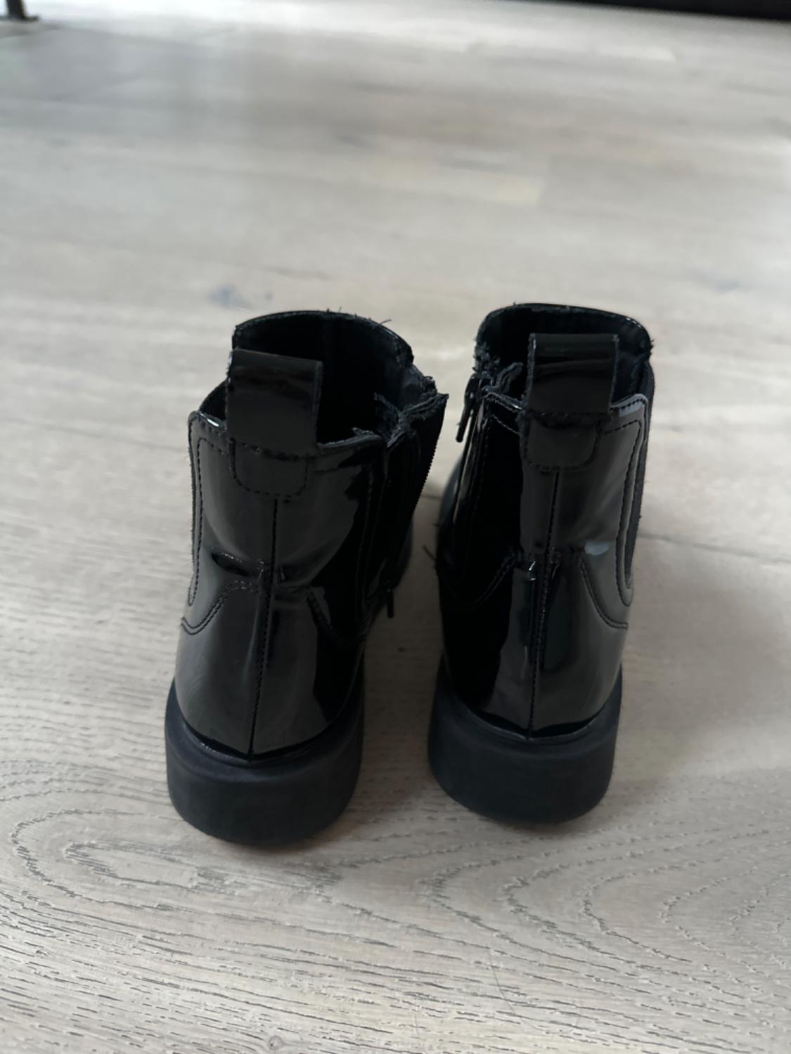 BLACK SHINNY BOOTS SIZE 33 KIDS - Image 7