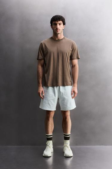 تيشرت أساسي للتدريب - قطني - بني الخاص بـ Zara