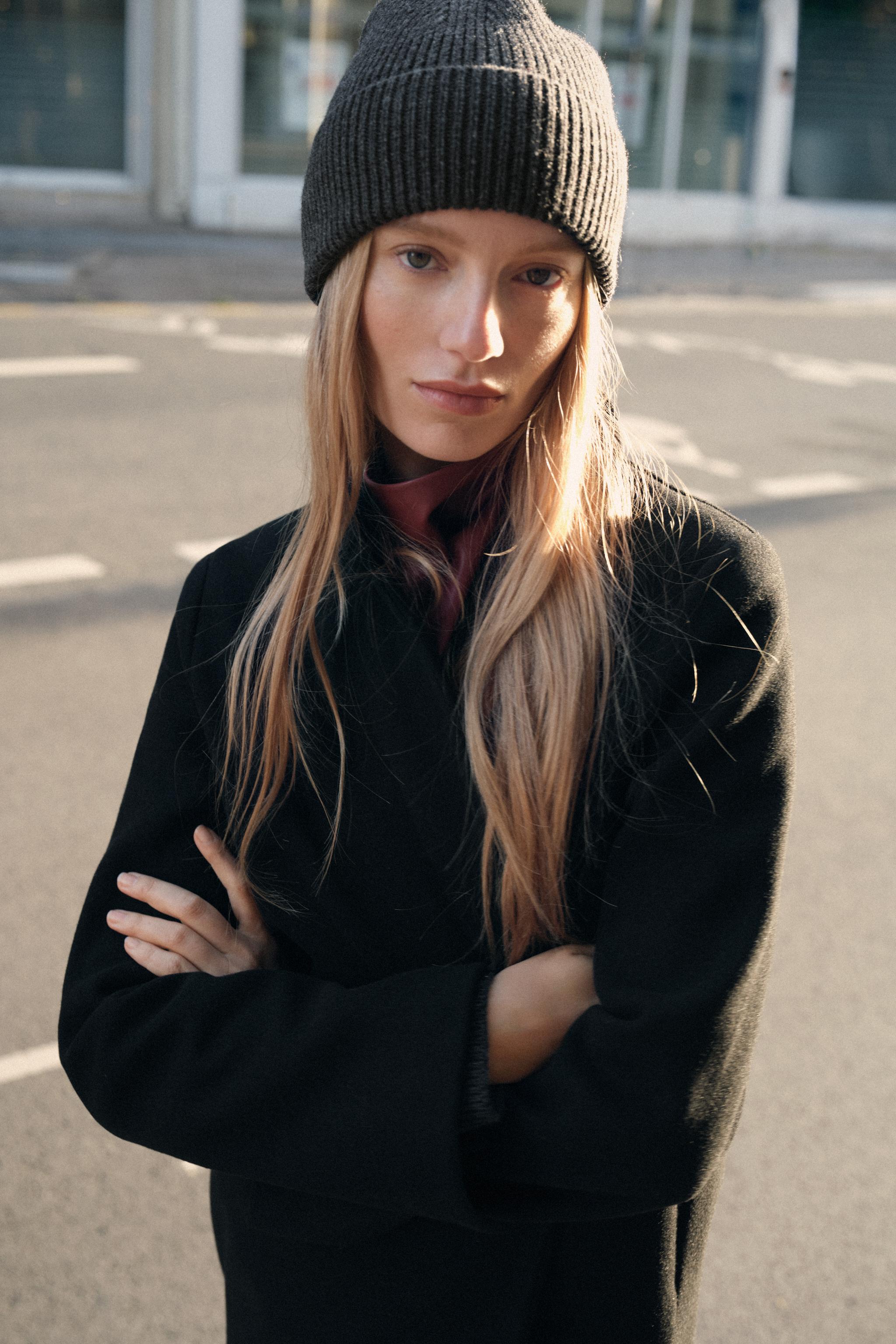 CUFFED RIBBED BEANIE