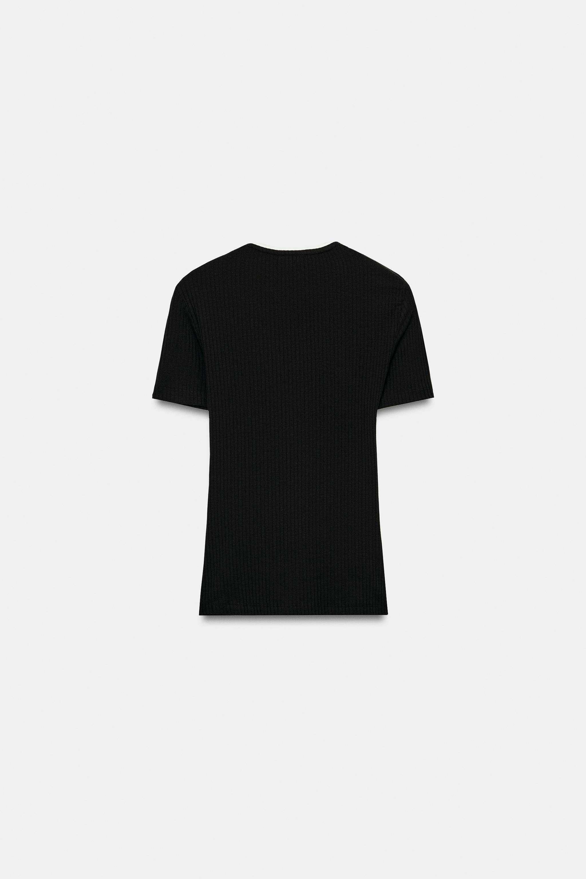 BUTTON TRIM T-SHIRT