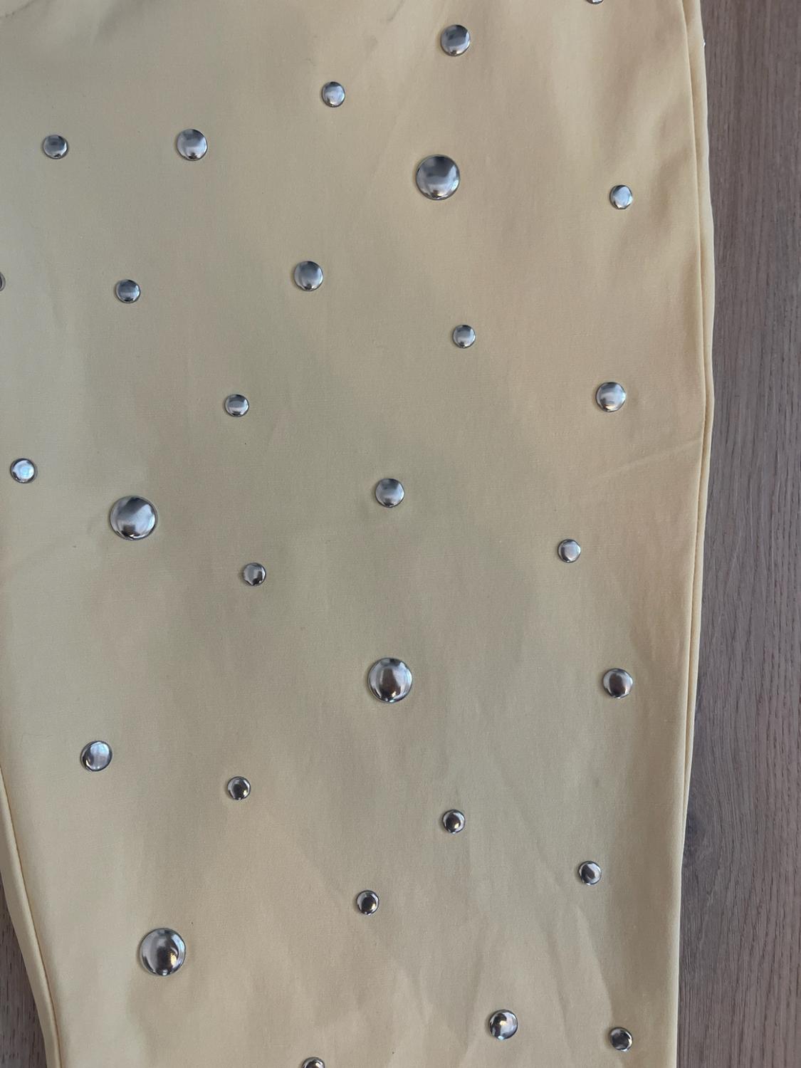 STUDDED CAPRI PANTS - Image 2