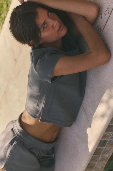 Zara ŠORTS SA UČKUROM, ISPRANOG IZGLEDA – ugljeno siva