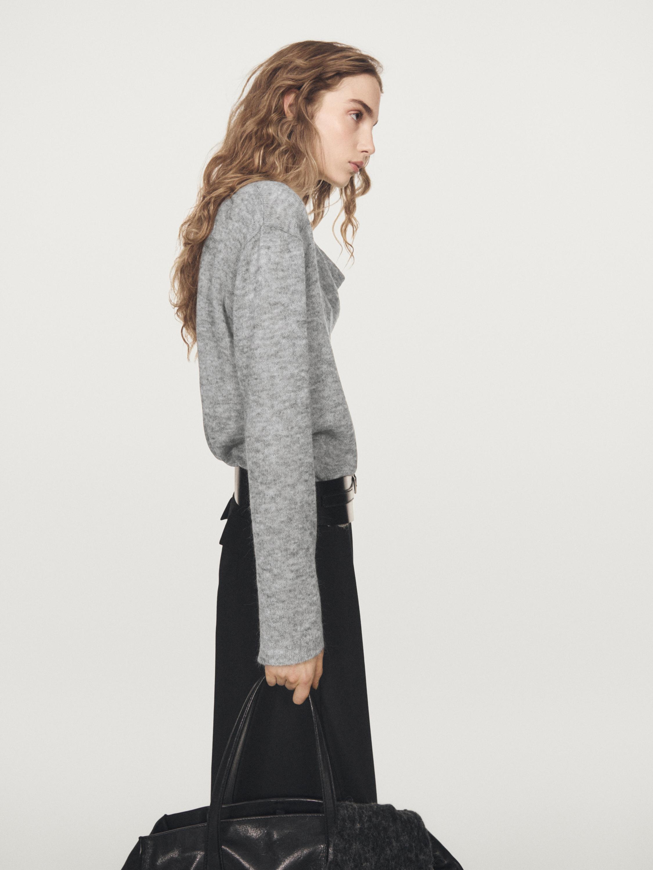 Pull en maille à col drapé