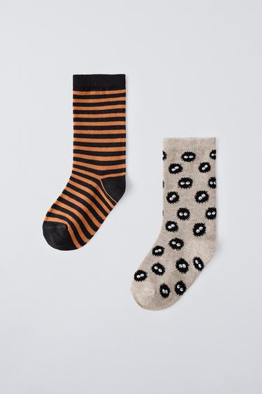 НАБОР ИЗ ДВУХ ПАР НОСКОВ В ПОЛОСКУ И С ПРИНТОМ «ПАУКИ» — РЫЖЕВАТО-КОРИЧНЕВЫЙ от Zara