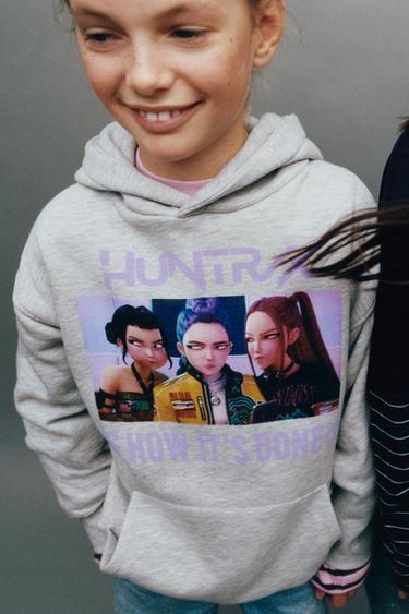 SUDADERA CAPUCHA ESTAMPADA KPOP DEMON HUNTERS™ NETFLIX © - Gris vigoré de Zara