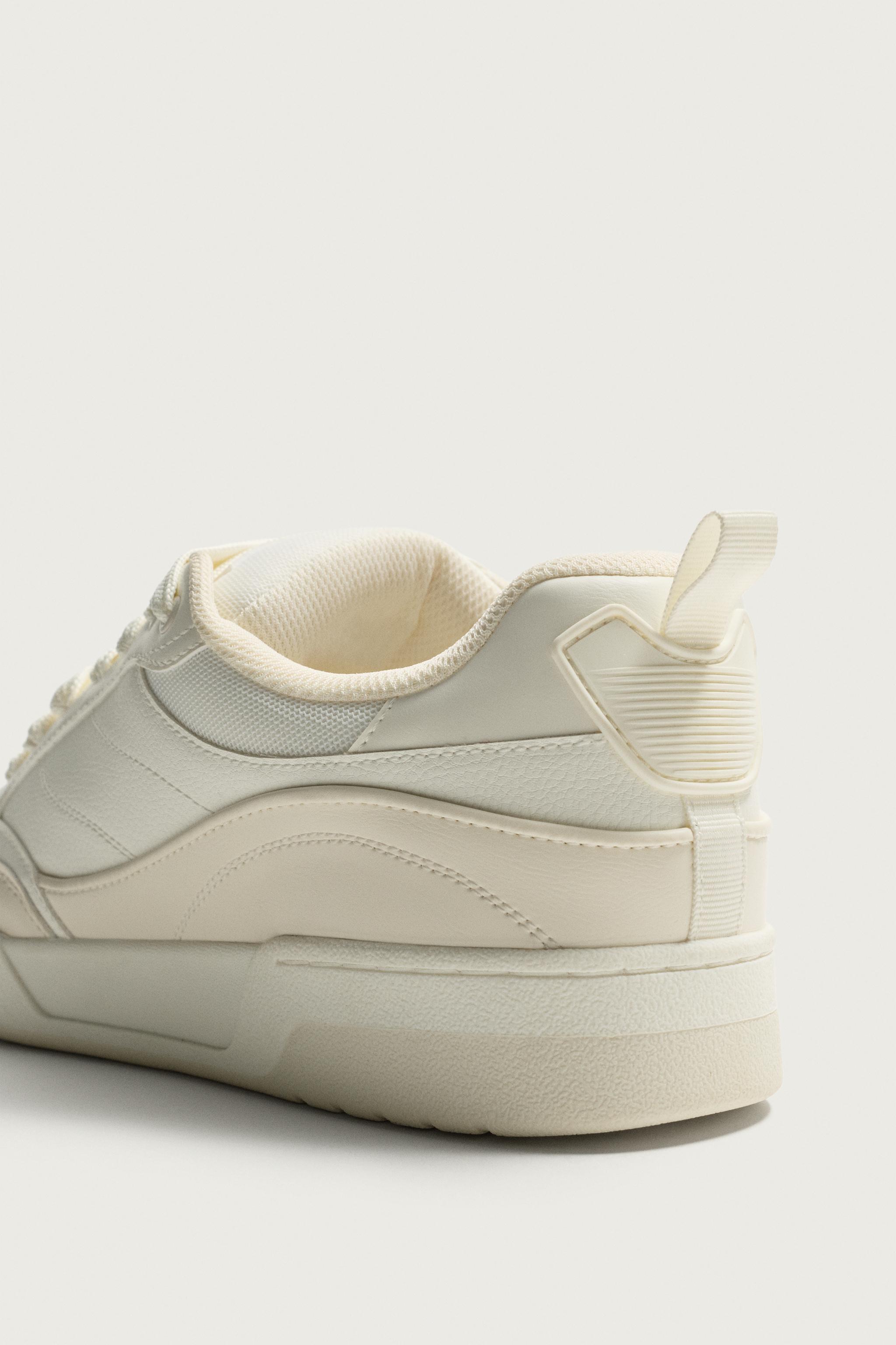 BASKETBALL SNEAKERS