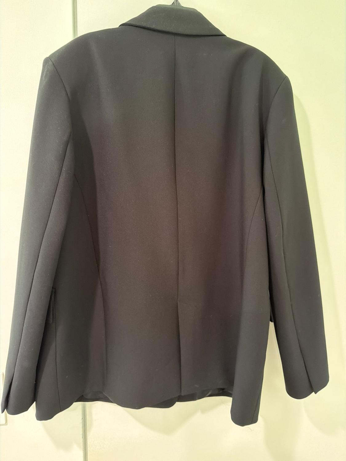 BLAZER CRUZADA OVERSIZE APLIQUES SOLAPA - Image 3