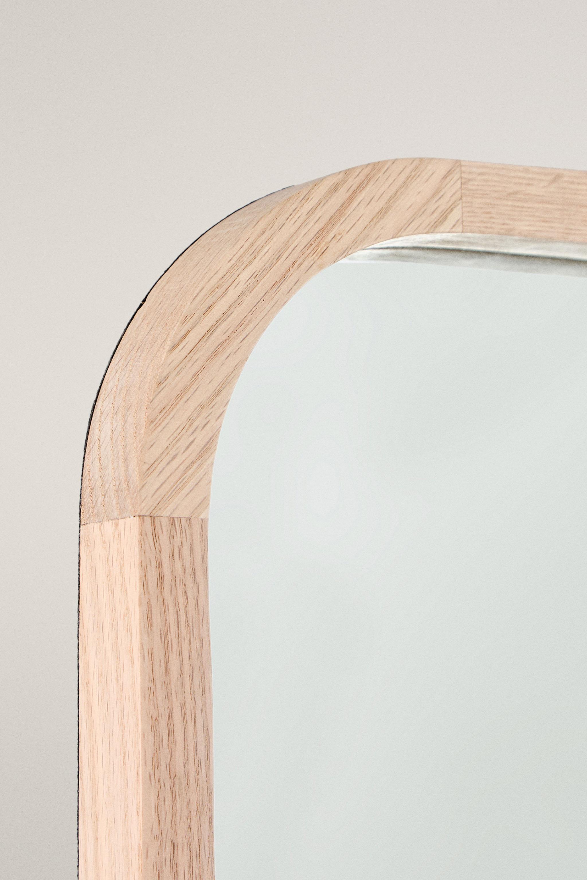 MIROIR SUR PIED CADRE ARRONDI GRAND