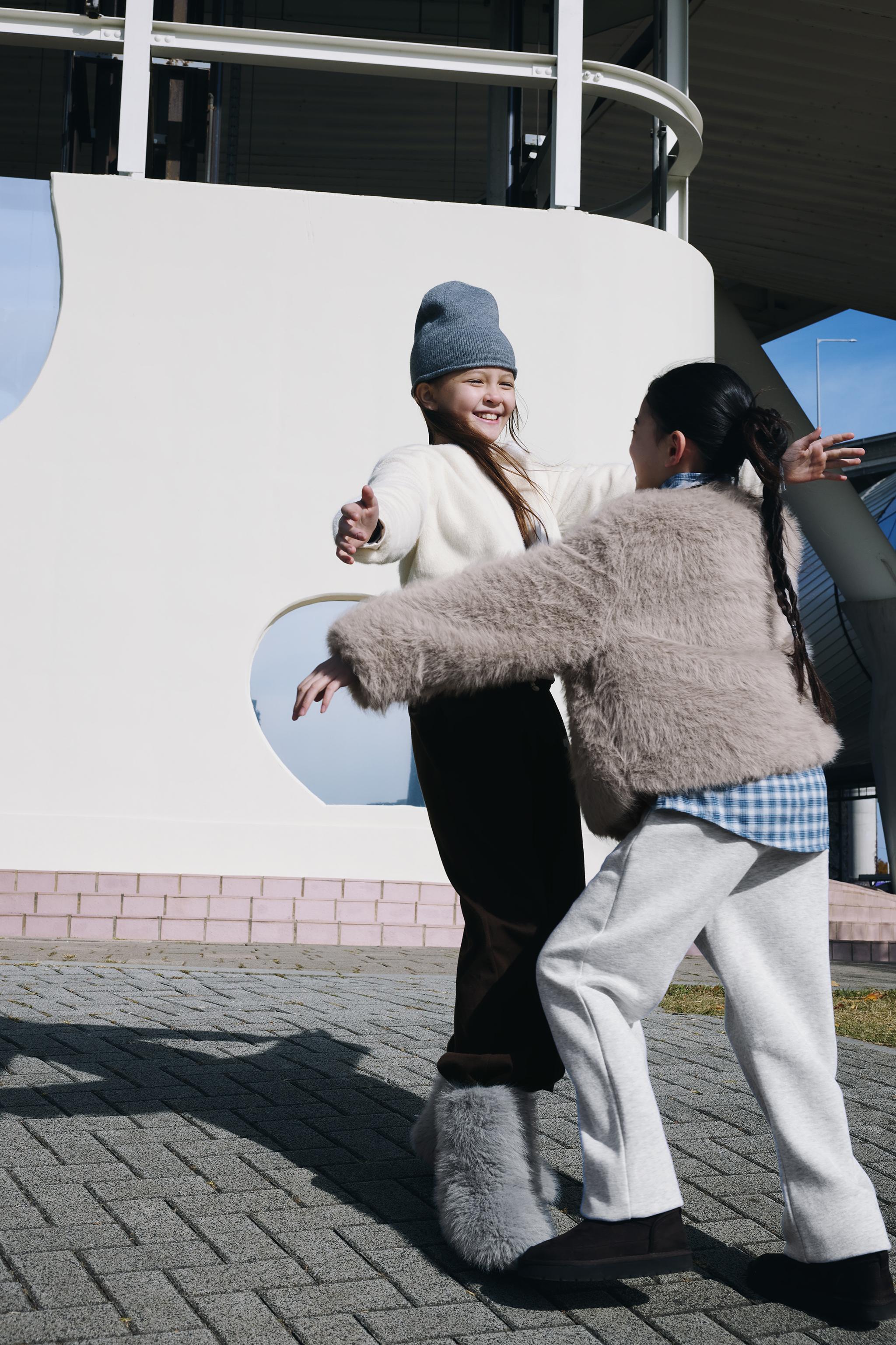 ZARA ファーショートジャケット ショートフェイクファージャケット - ライトグレー | ZARA Japan / 日本