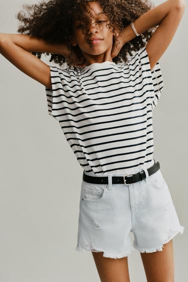 BERMUDA EN DENIM DÉCHIRÉ - Bleu ciel de Zara - Image 4
