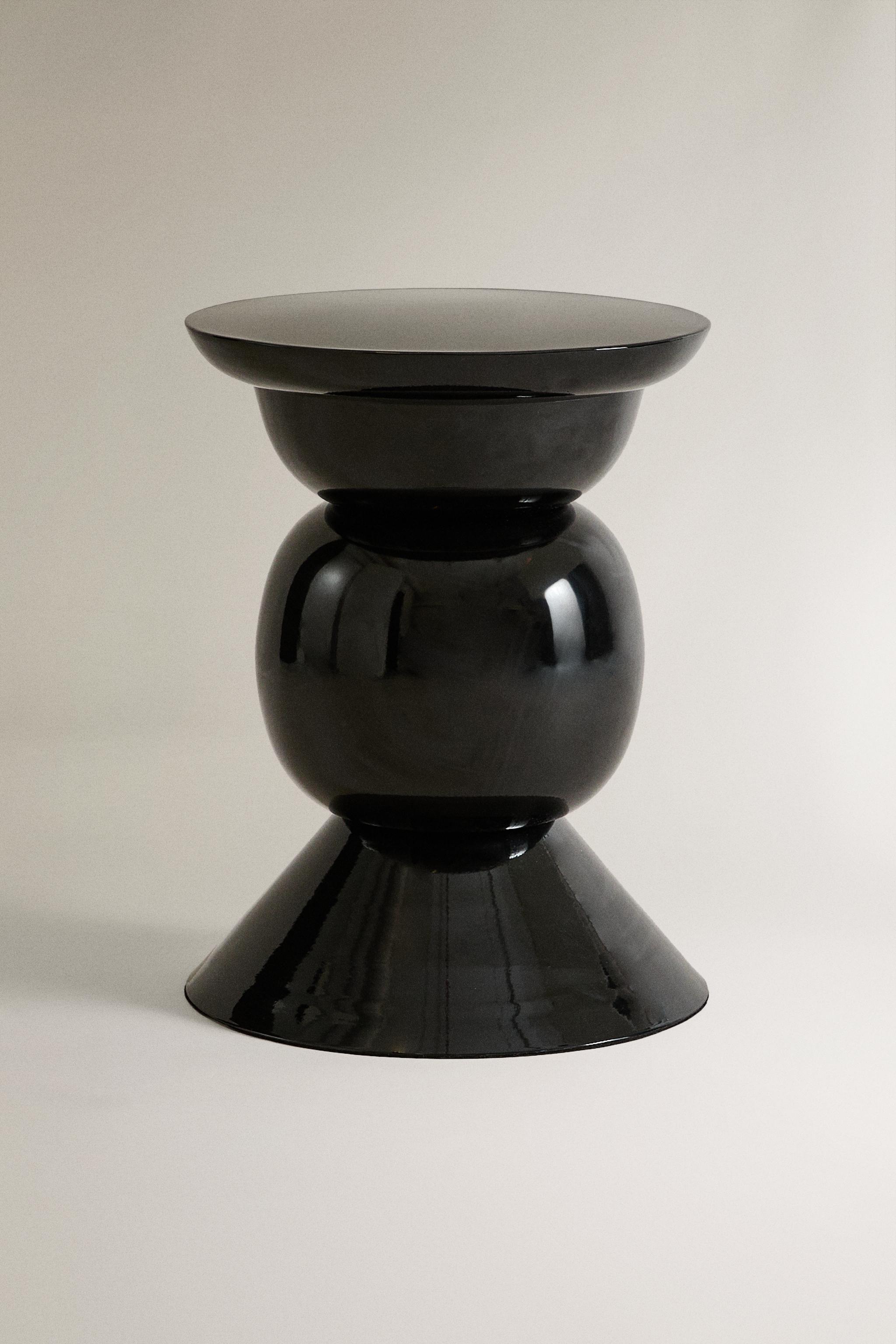 SMALL METAL SIDE TABLE