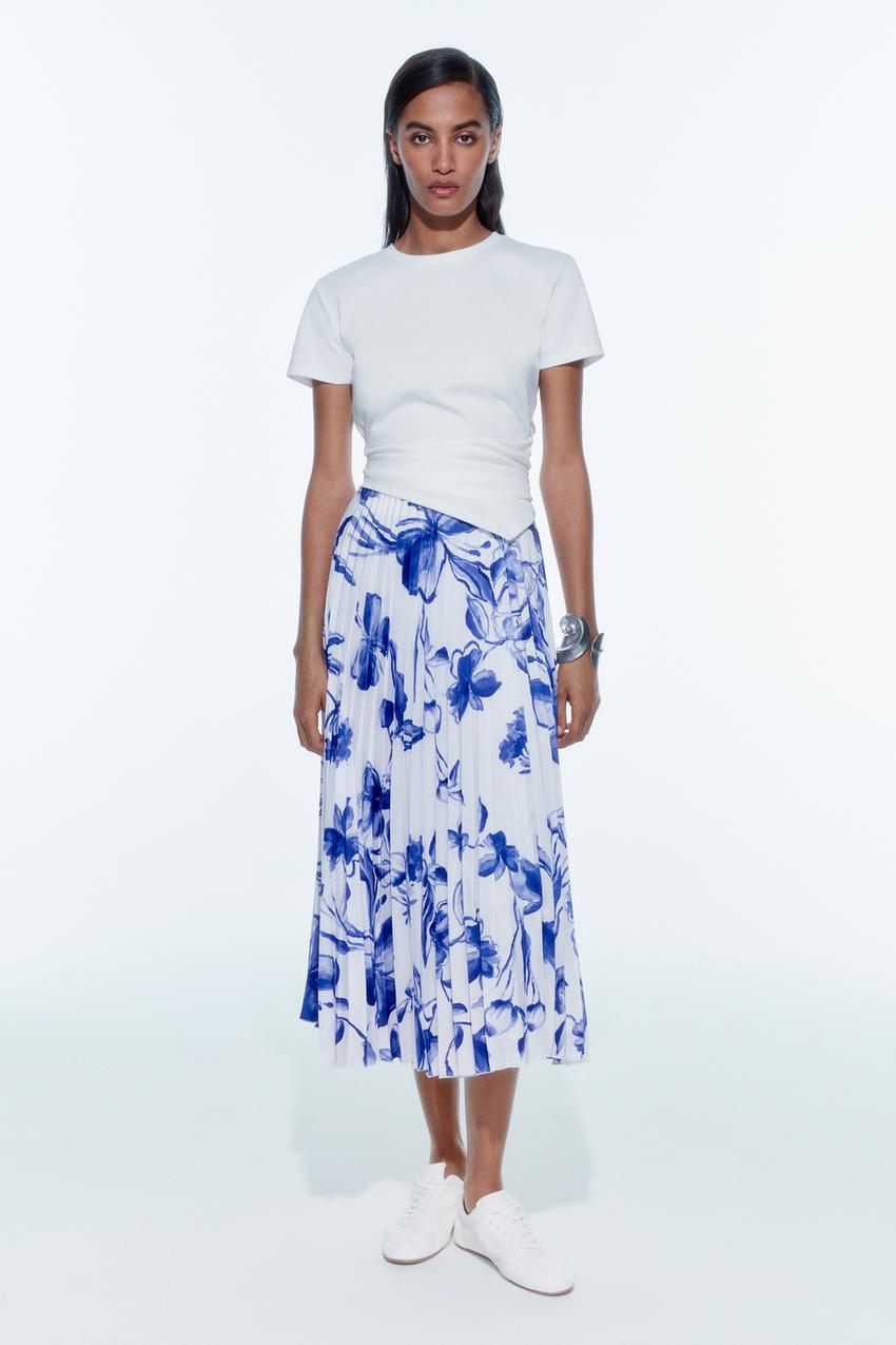 Introduction to Zara's Pleated Skirt