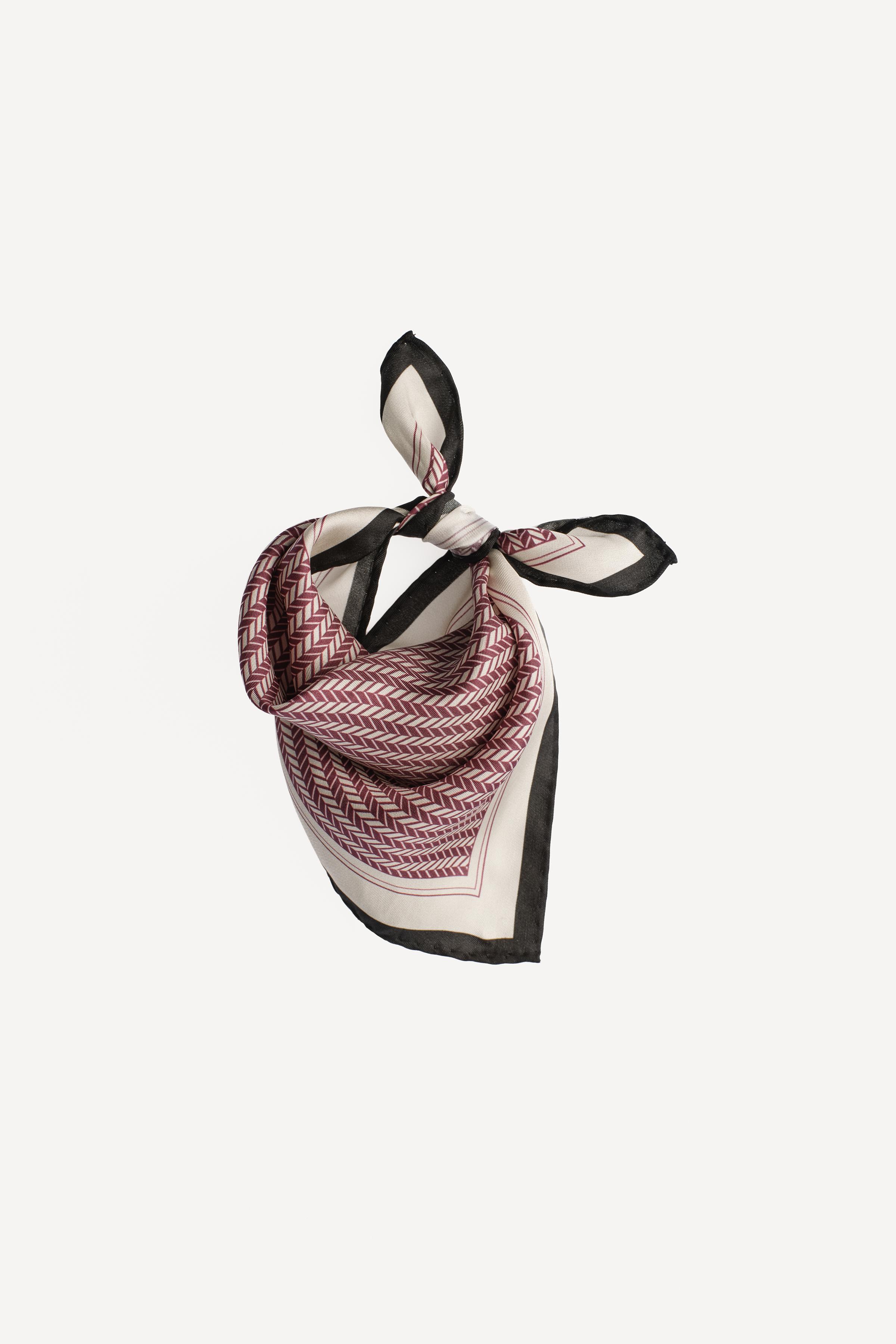 Willy Chavarria x Zara シルクスカーフ 100% SILK SCARF WILLY CHAVARRIA X ZARA - Maroon | ZARA United States