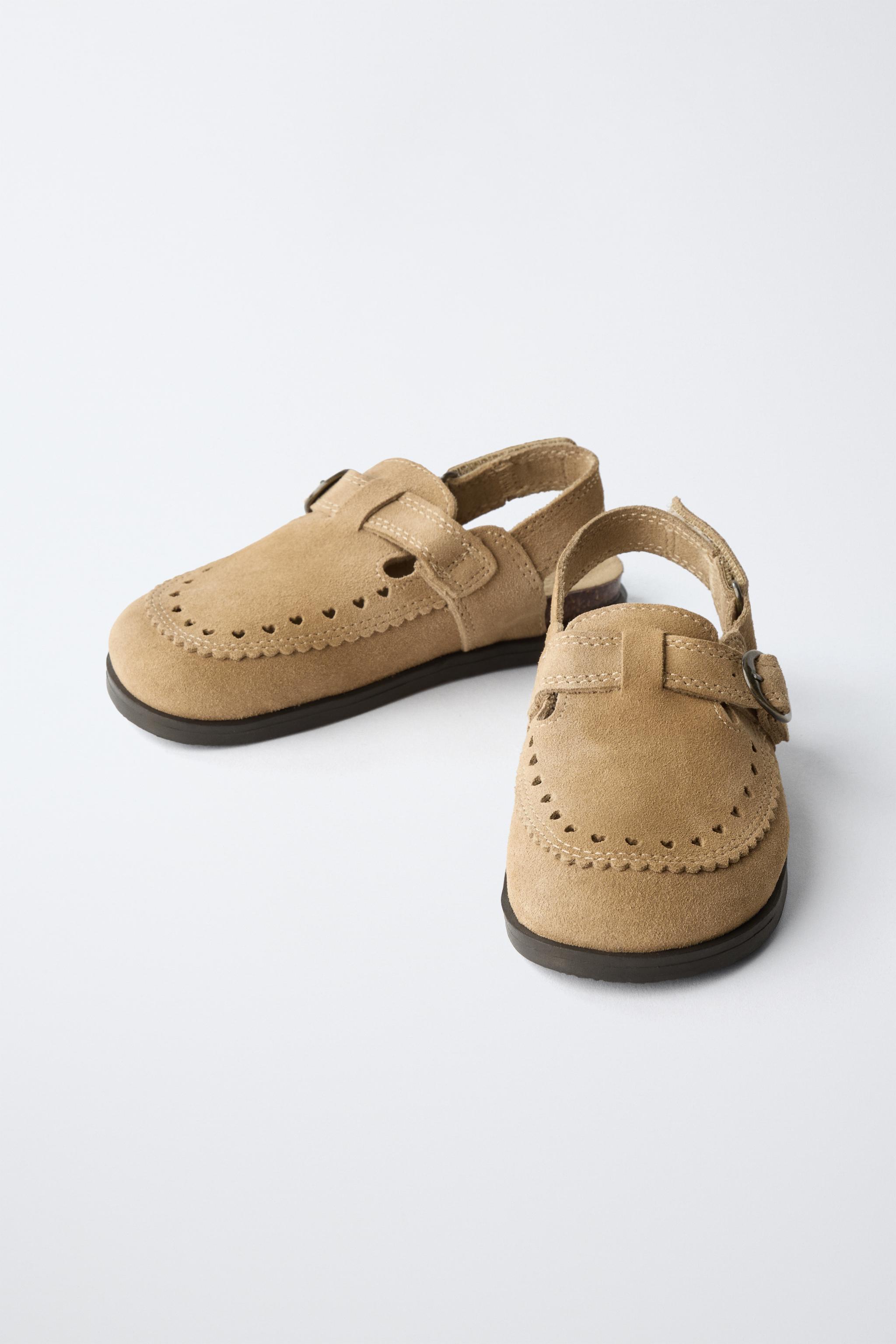 SABOTS EN CUIR À CŒURS