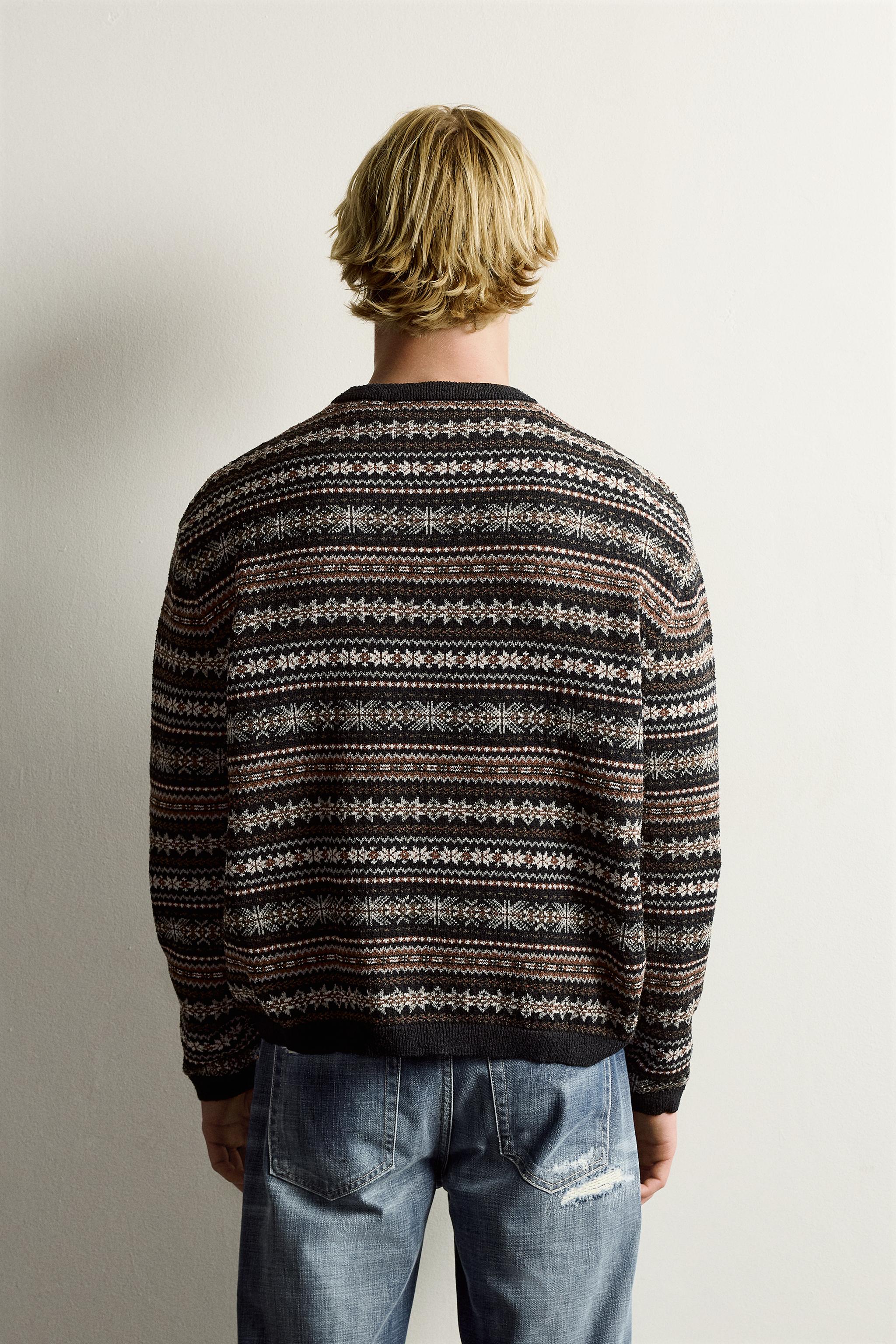GEOMETRIC JACQUARD SWEATER