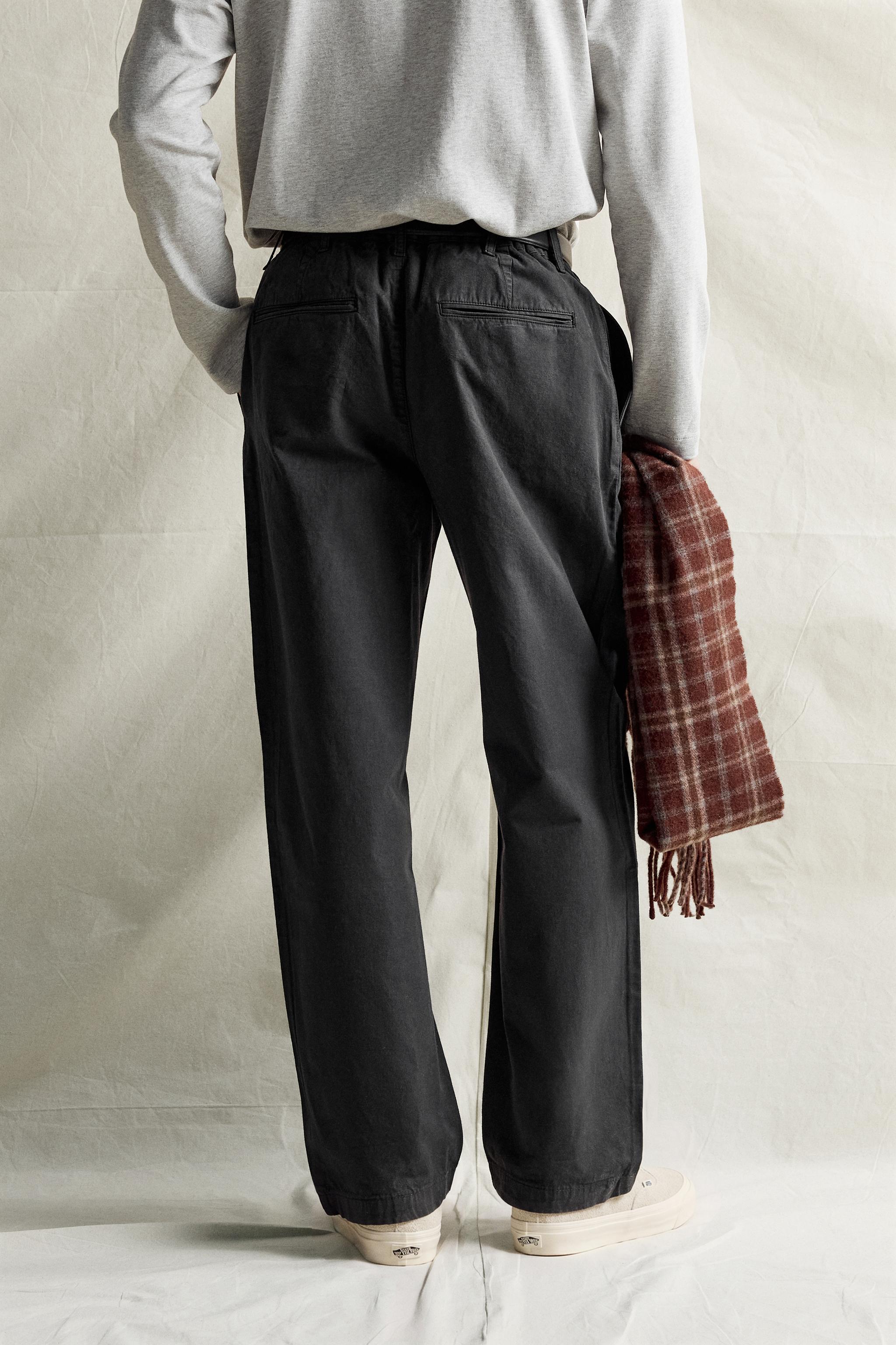 REGULAR-FIT PLEATED CHINO PANTS