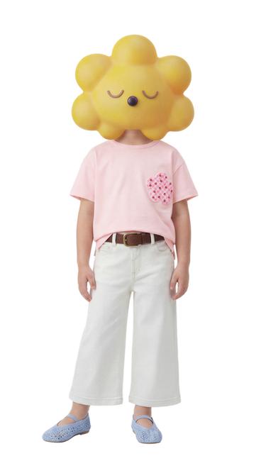 T-SHIRT À FLEUR APPLIQUÉE - Rose de Zara