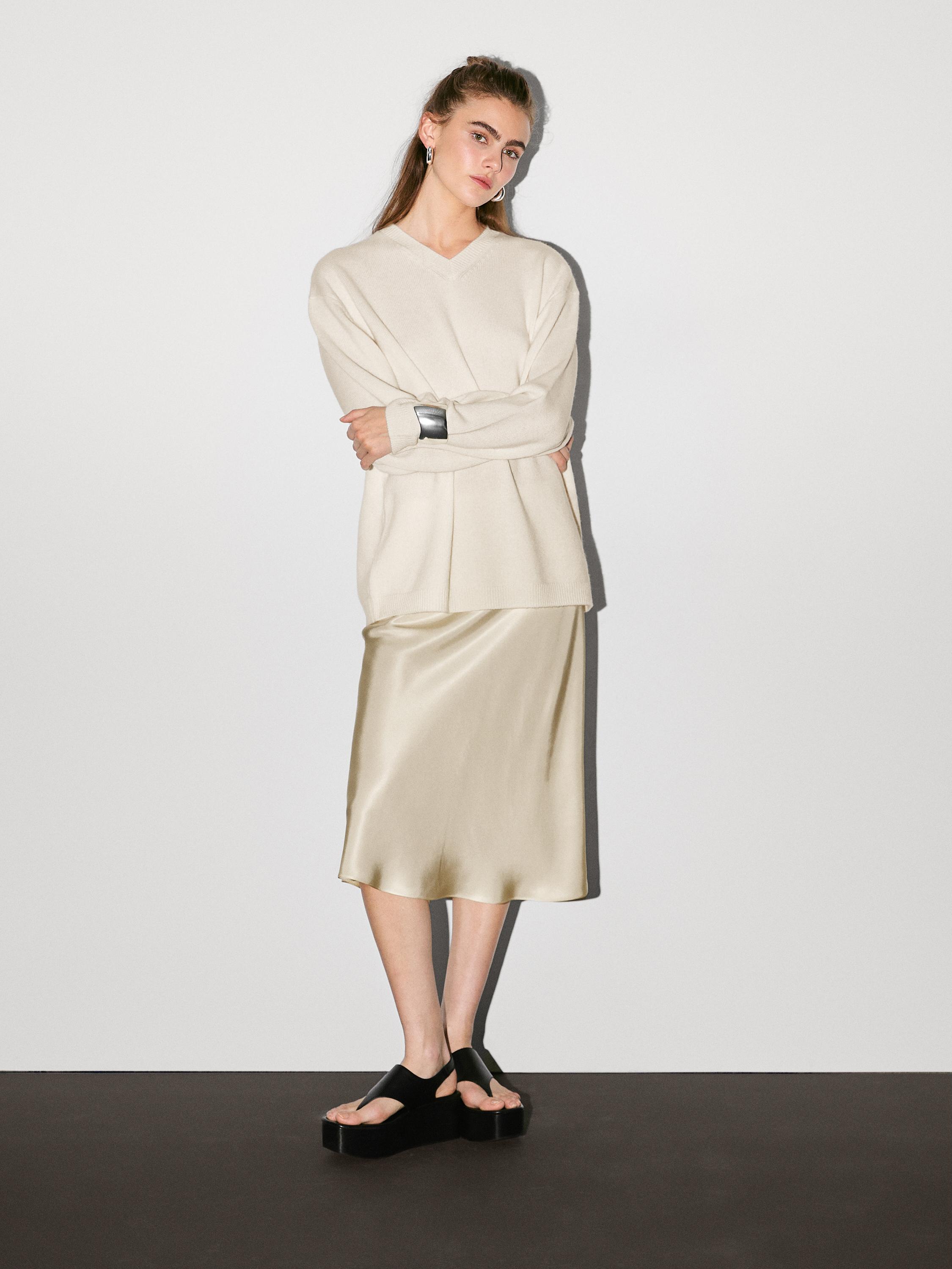 Oversize cashmere V-neck sweater