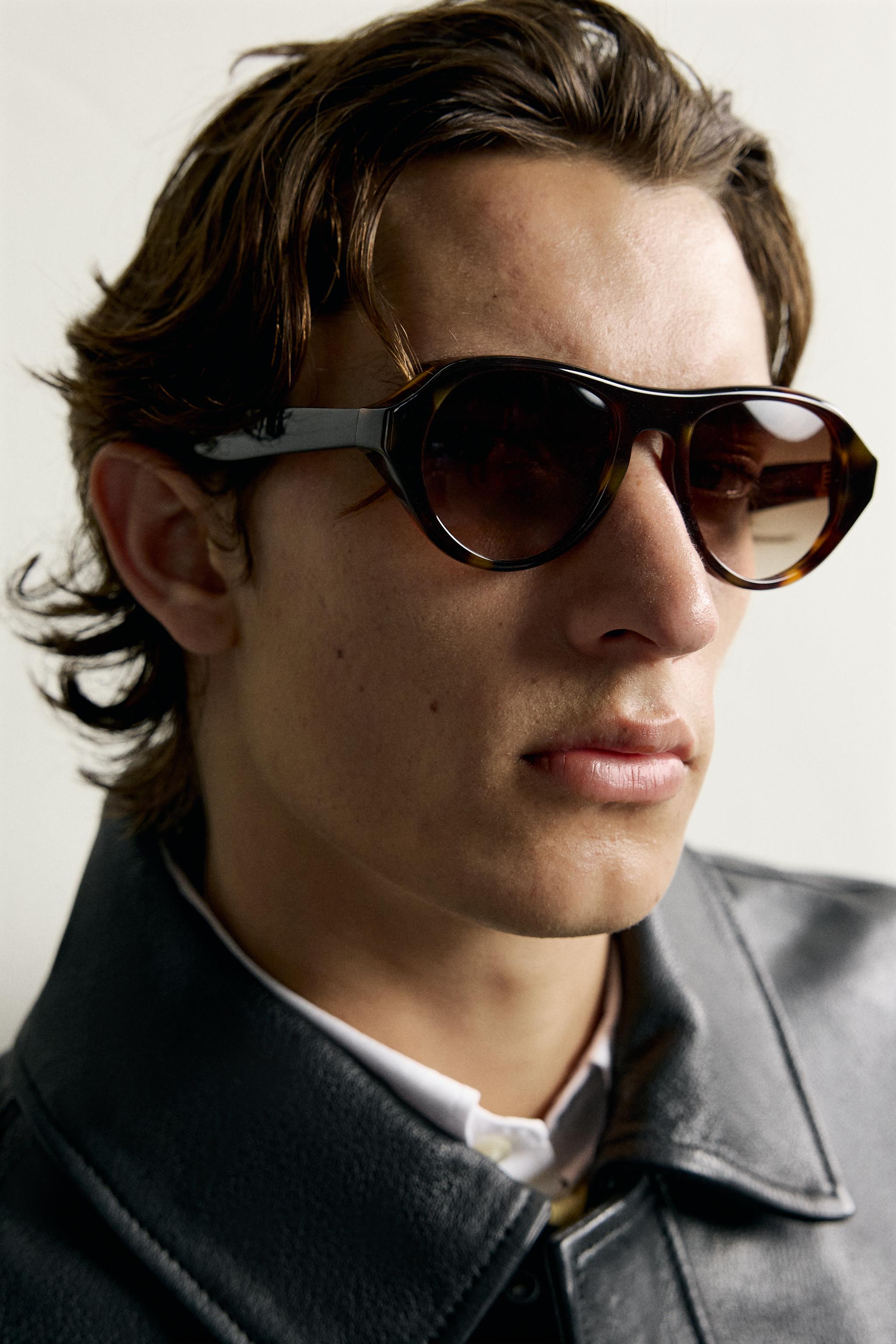 LUNETTES DE SOLEIL OVALES