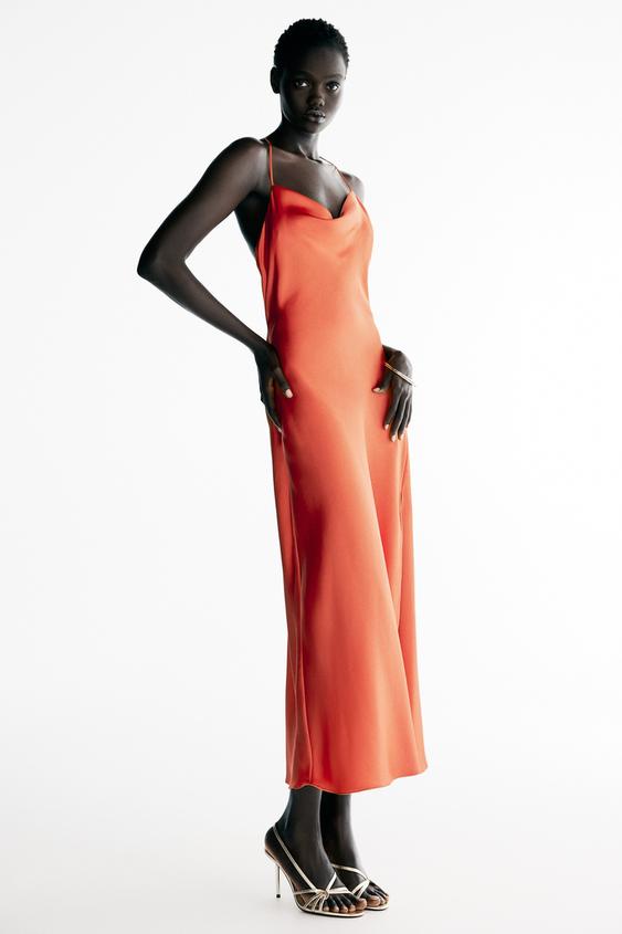 VESTIDO SATINADO APLICACIÓN METÁLICA - Naranja de Zara - Imagen 0