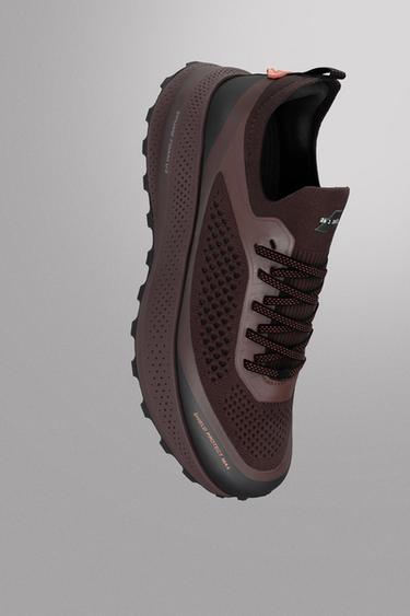 SABATILLES DE CÓRRER TRAIL - Vermell Bordeus de Zara - Imatge 0