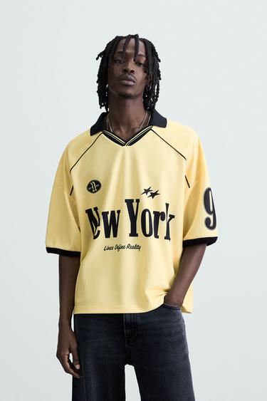 POLO ESTAMPADOS FÚTBOL RETRO - Amarillo claro de Zara