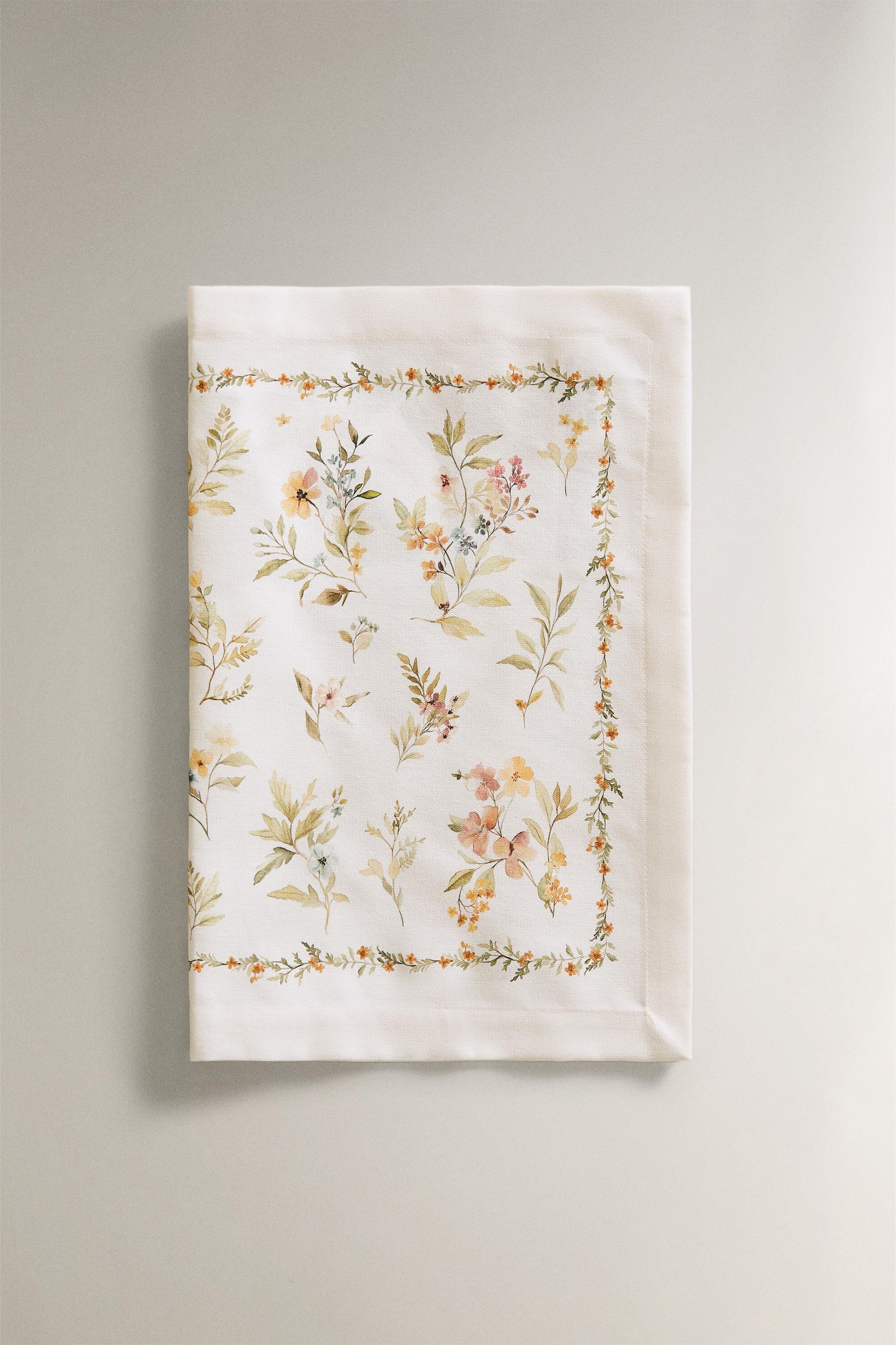 RESIN-COATED FLORAL PRINT PLACEMAT