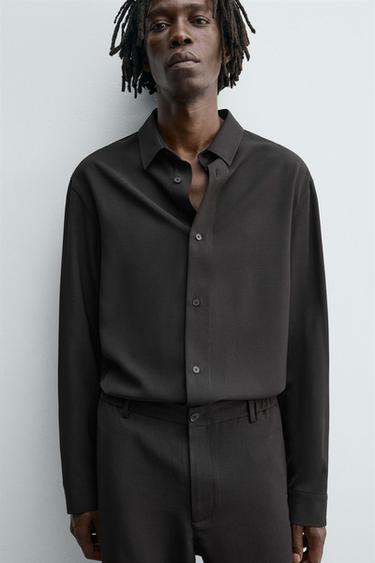 CAMISA FLUIDA RELAXED FIT - Negro de Zara