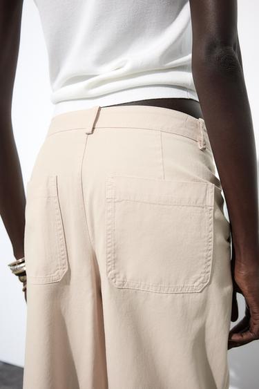 PANTALON CHINO À PINCES - Beige de Zara - Image 4