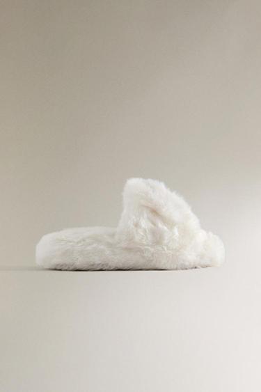 ウサギの耳付きフェイクファースリッパホワイトZaraのウサギの耳付きフェイクファースリッパ - ホワイト