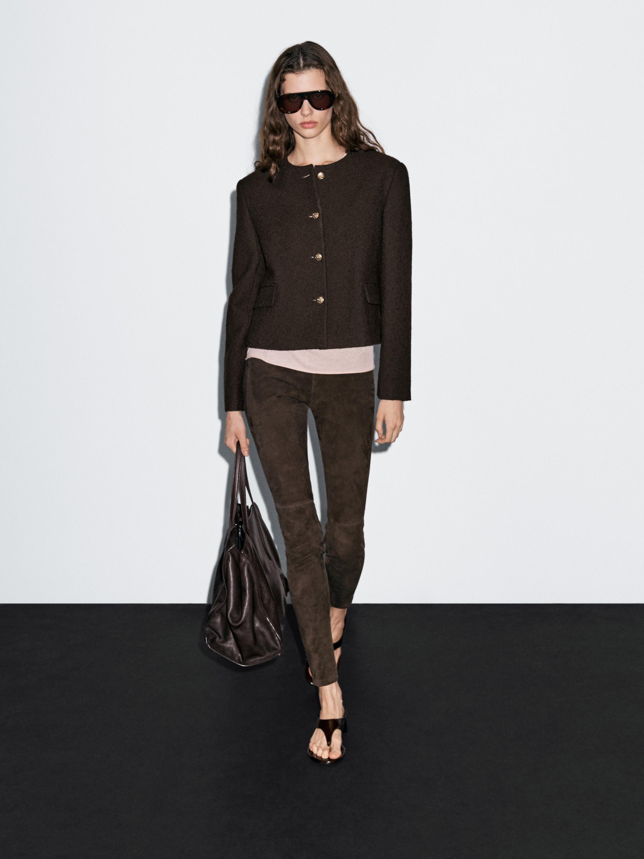 Cropped jacket with buttons