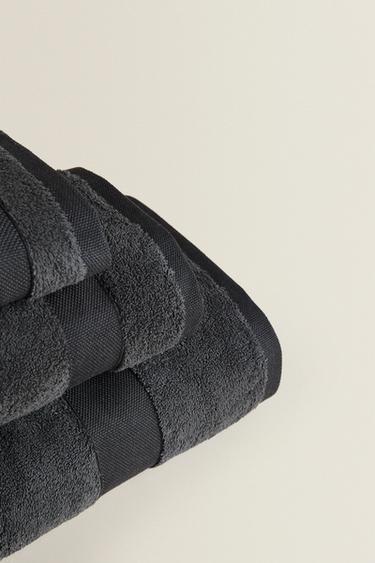 COTTON BATH TOWEL - Dark grey by Zara - Image 1