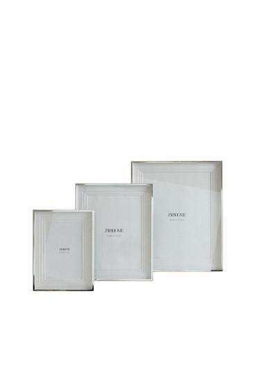 BILDERRAHMEN AUS METALL MIT GESTUFTEM PASSEPARTOUT - Silber von Zara