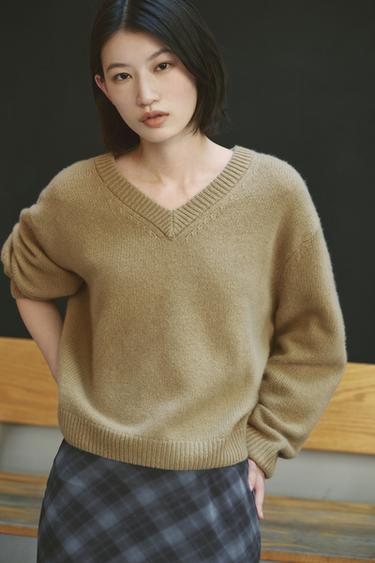 100% WOOL V-NECK SWEATER - Olive Green by Zara