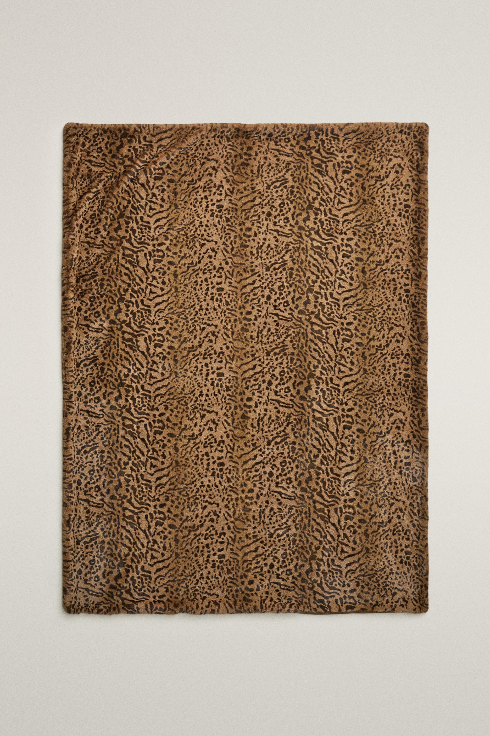 ANIMAL PRINT FUR BLANKET