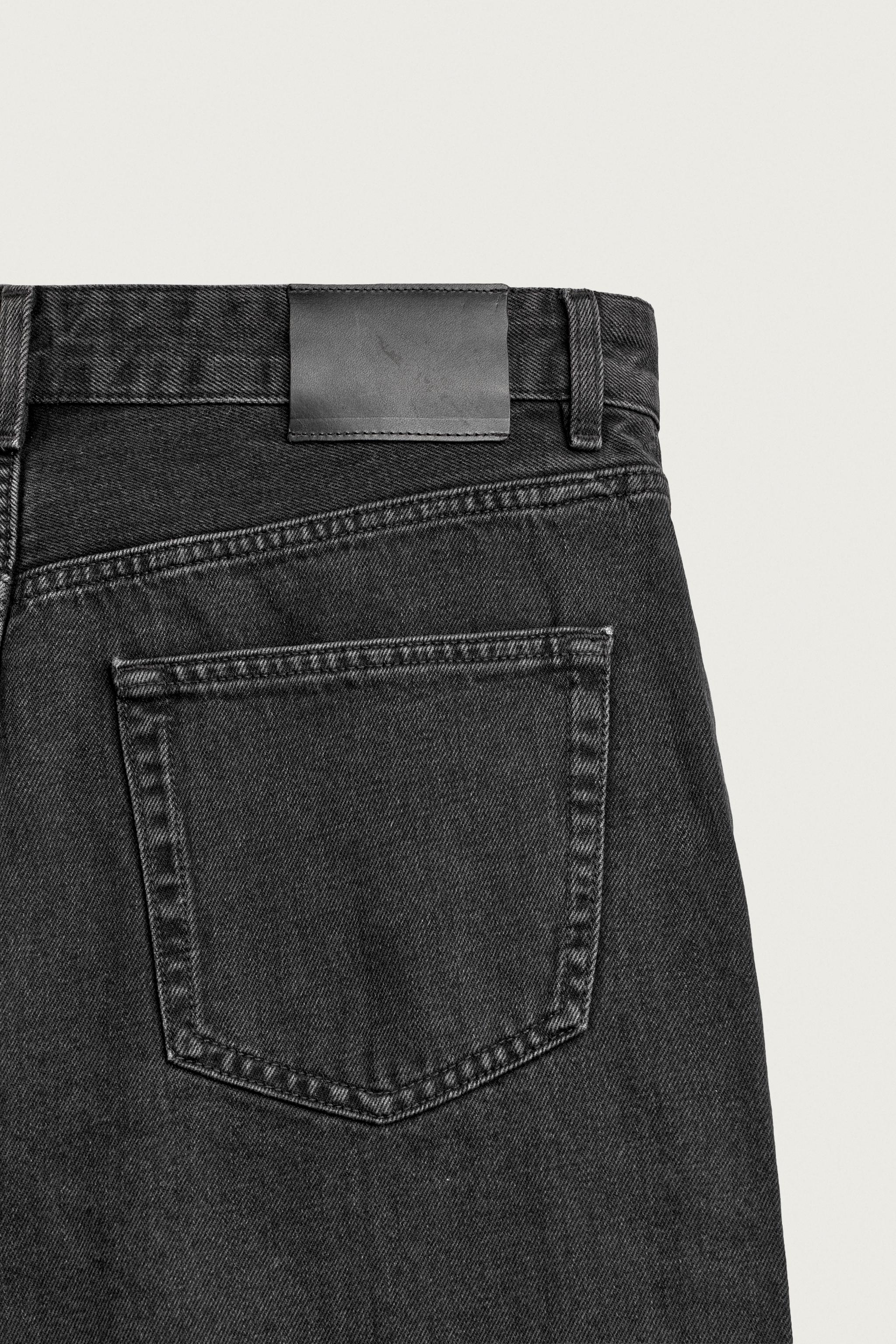 LOOSE FIT CROPPED JEANS
