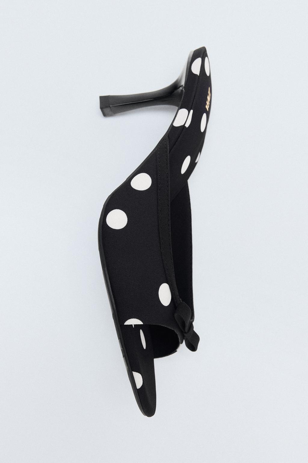 PRINTED BOW DETAIL SANDALS