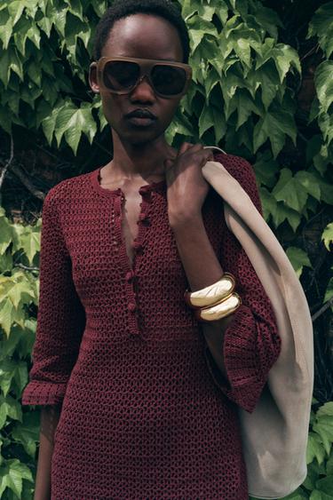 ROBE COURTE EN MAILLE CROCHET - Bordeaux de Zara