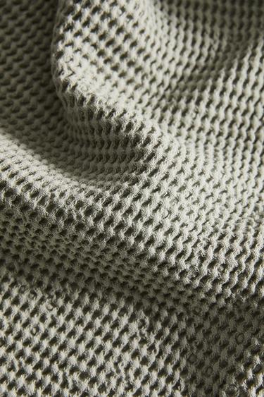 MINI WAFFLE-TEXTURE BATH TOWEL - Mid-green by Zara