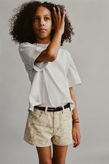 SHORT EN JEAN À MOTIF FEUILLES - Jaune de Zara - Image 4