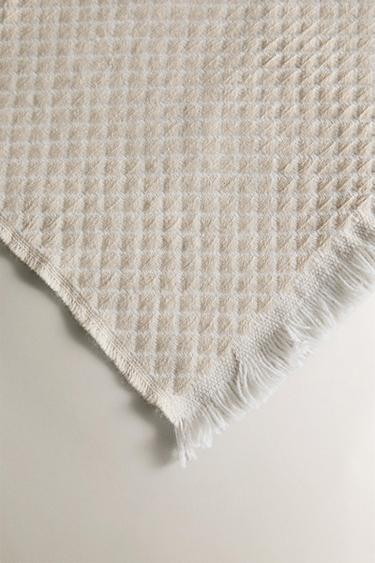 DIAMOND DECORATIVE THROW - Ecru by Zara - Image 1