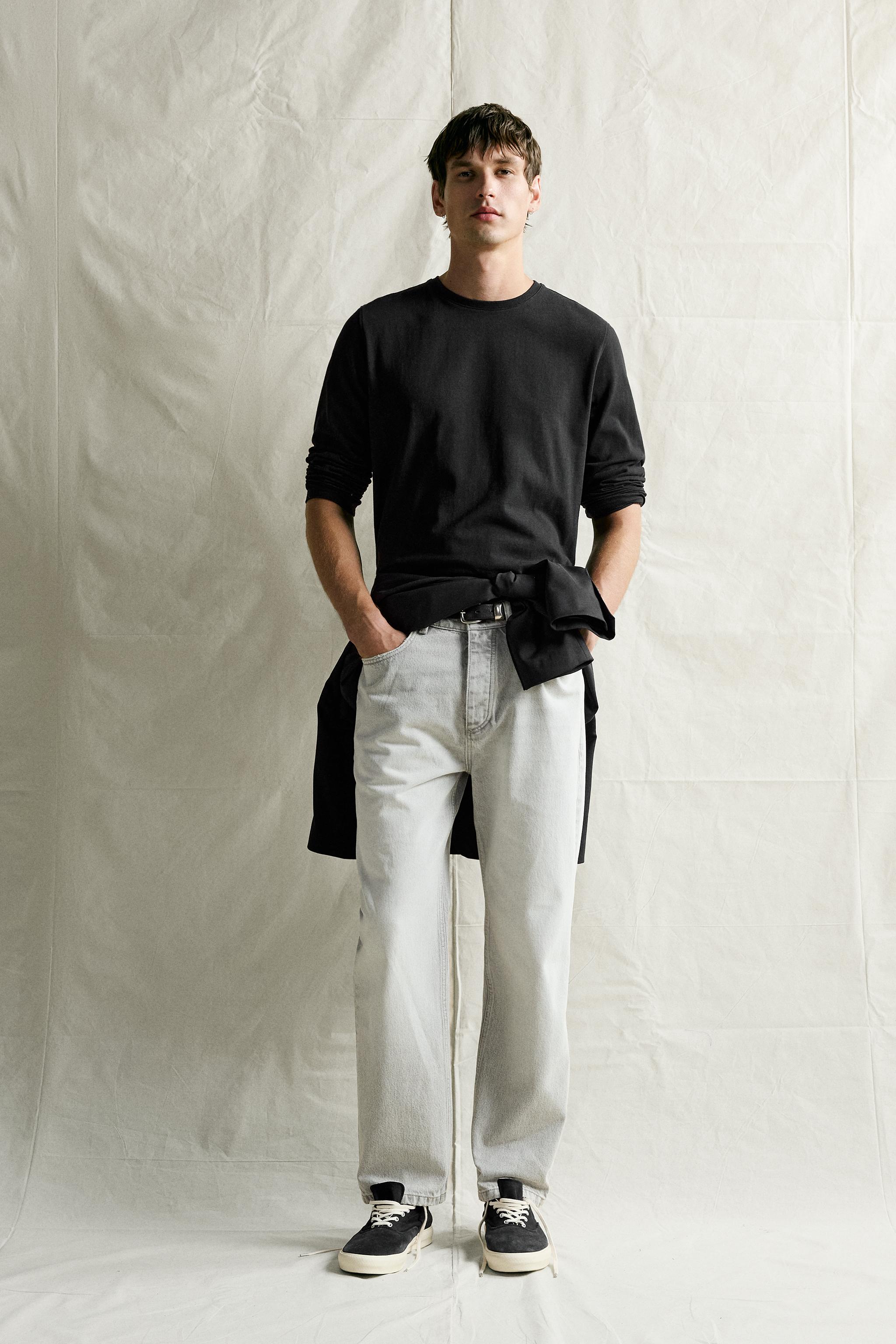 RELAXED FIT LONG SLEEVE T-SHIRT — Black