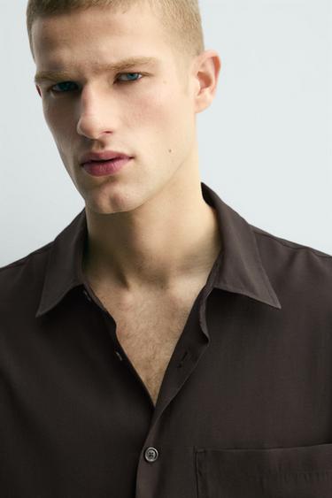 CHEMISE FLUIDE À POCHE - Marron de Zara - Image 4