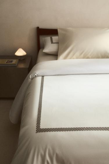 HOUSSE DE COUETTE SATIN BRODERIE GÉOMÉTRIQUE - Marron / Taupe de Zara - Image 5