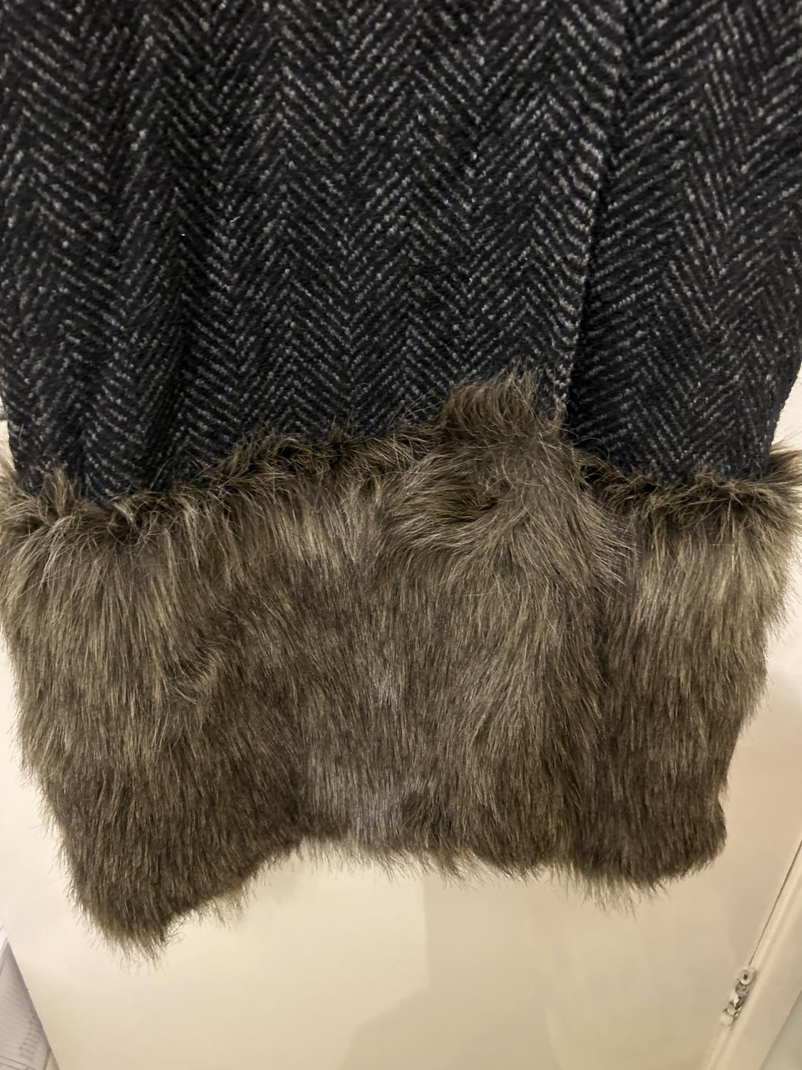 LIMITED EDITION MATCHING COAT - Image 6