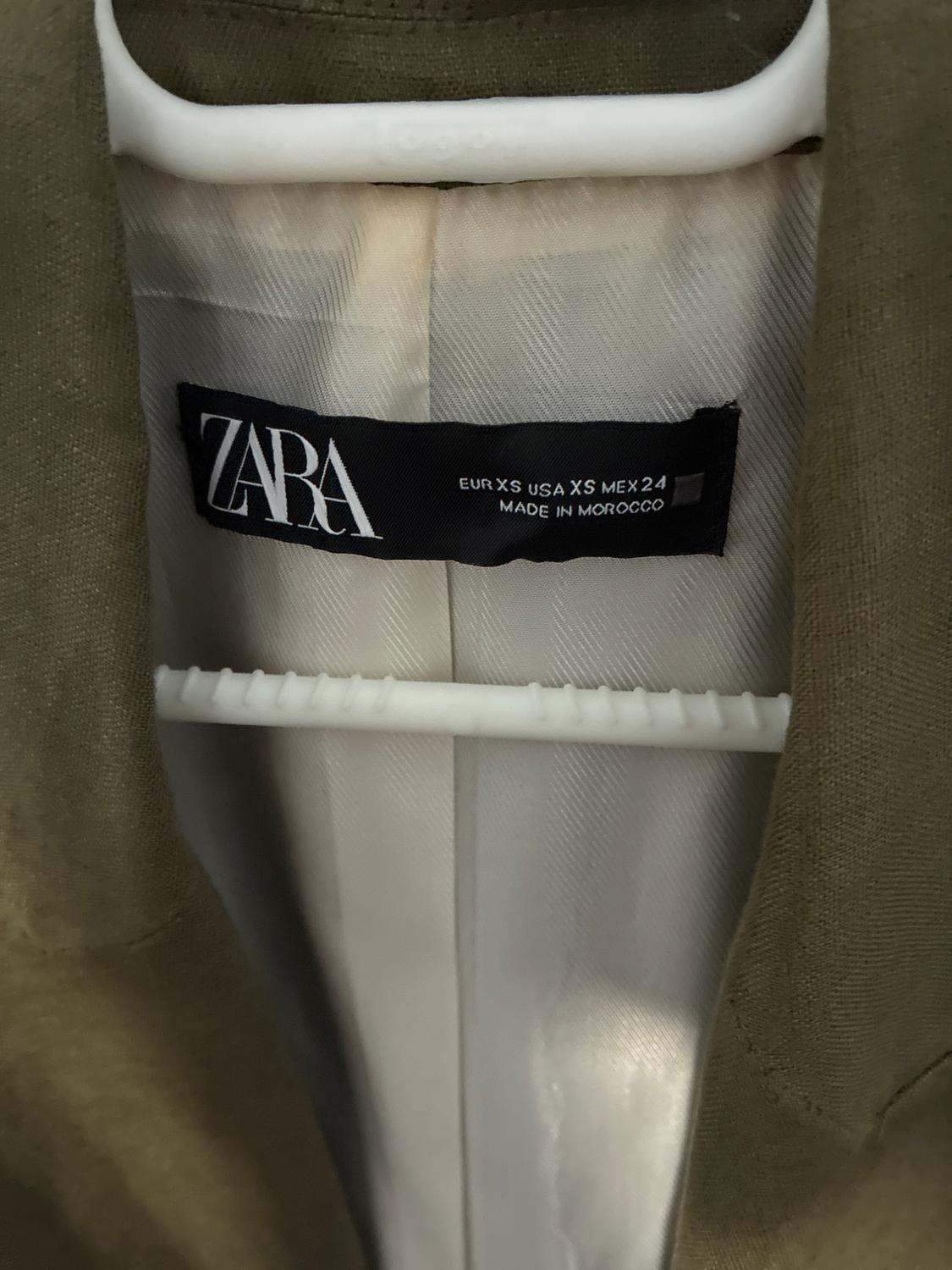 BLAZER DE LINO EN TONO VERDE CAQUI - Image 3