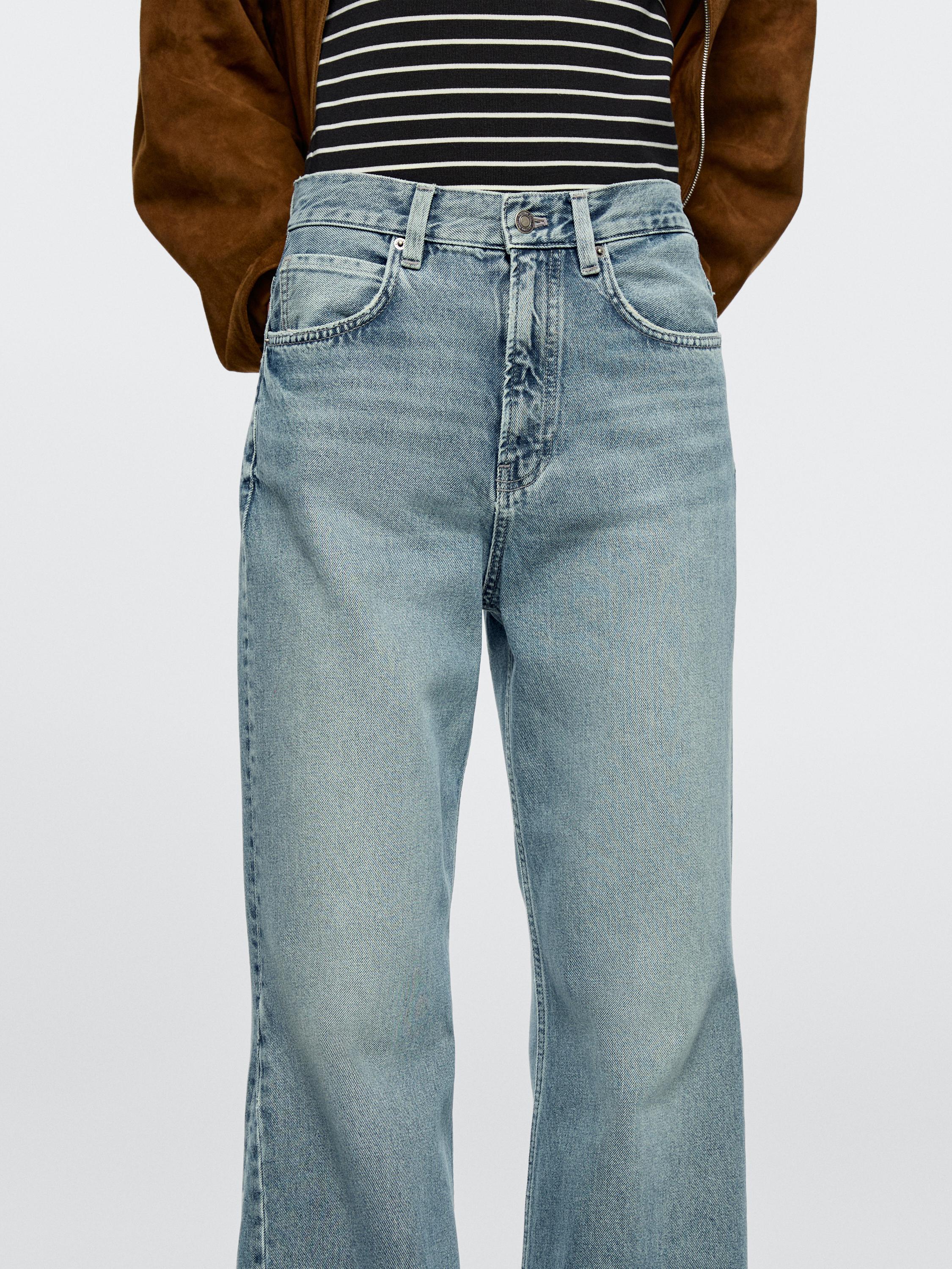 High-waist flare fit jeans