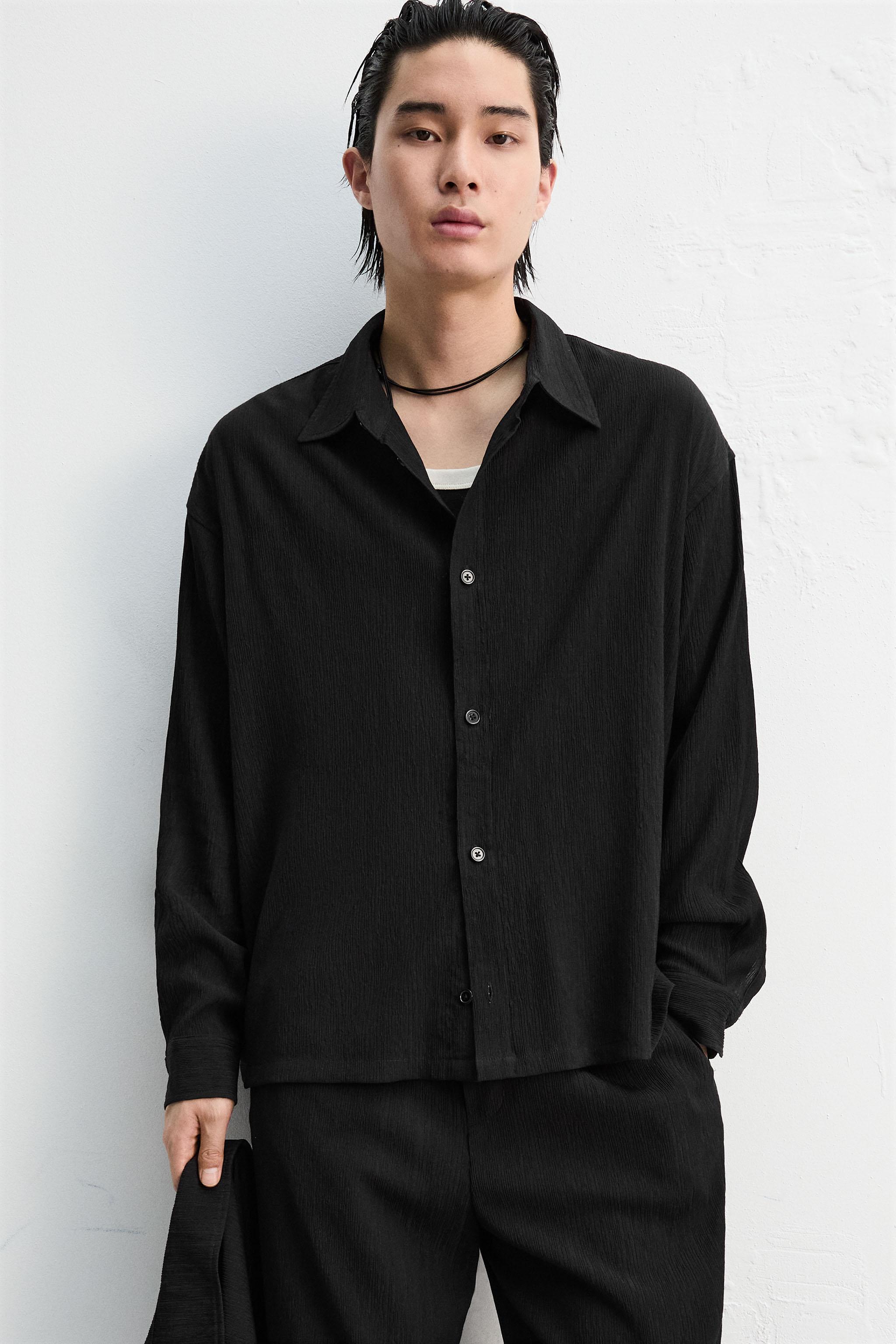 シワ加工風フルイドシャツジャケット - ブラック | ZARA Japan