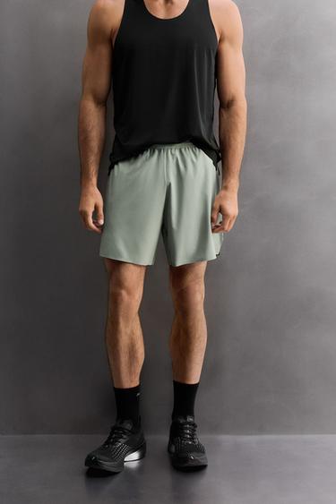 LETVÆGTSSHORTS MED PERFORERINGER - lys blå fra Zara